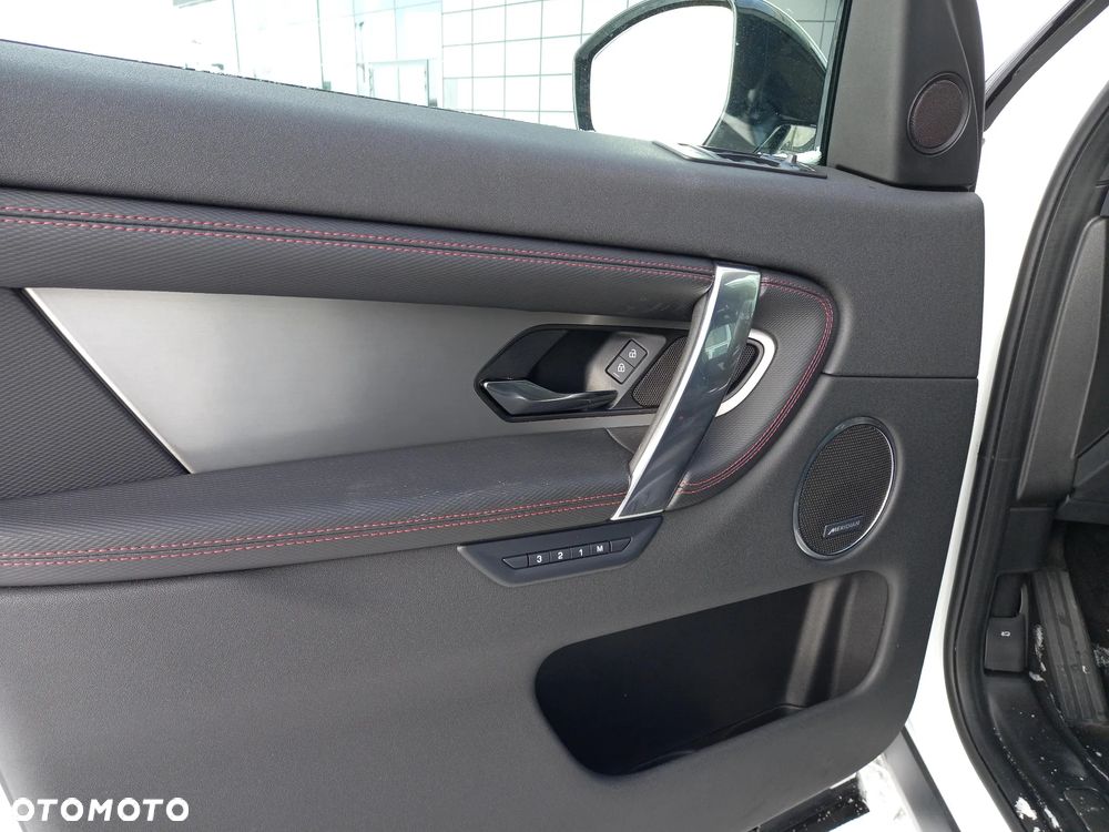 Land Rover Discovery Sport 2.0 P250 mHEV R-Dynamic S - 11