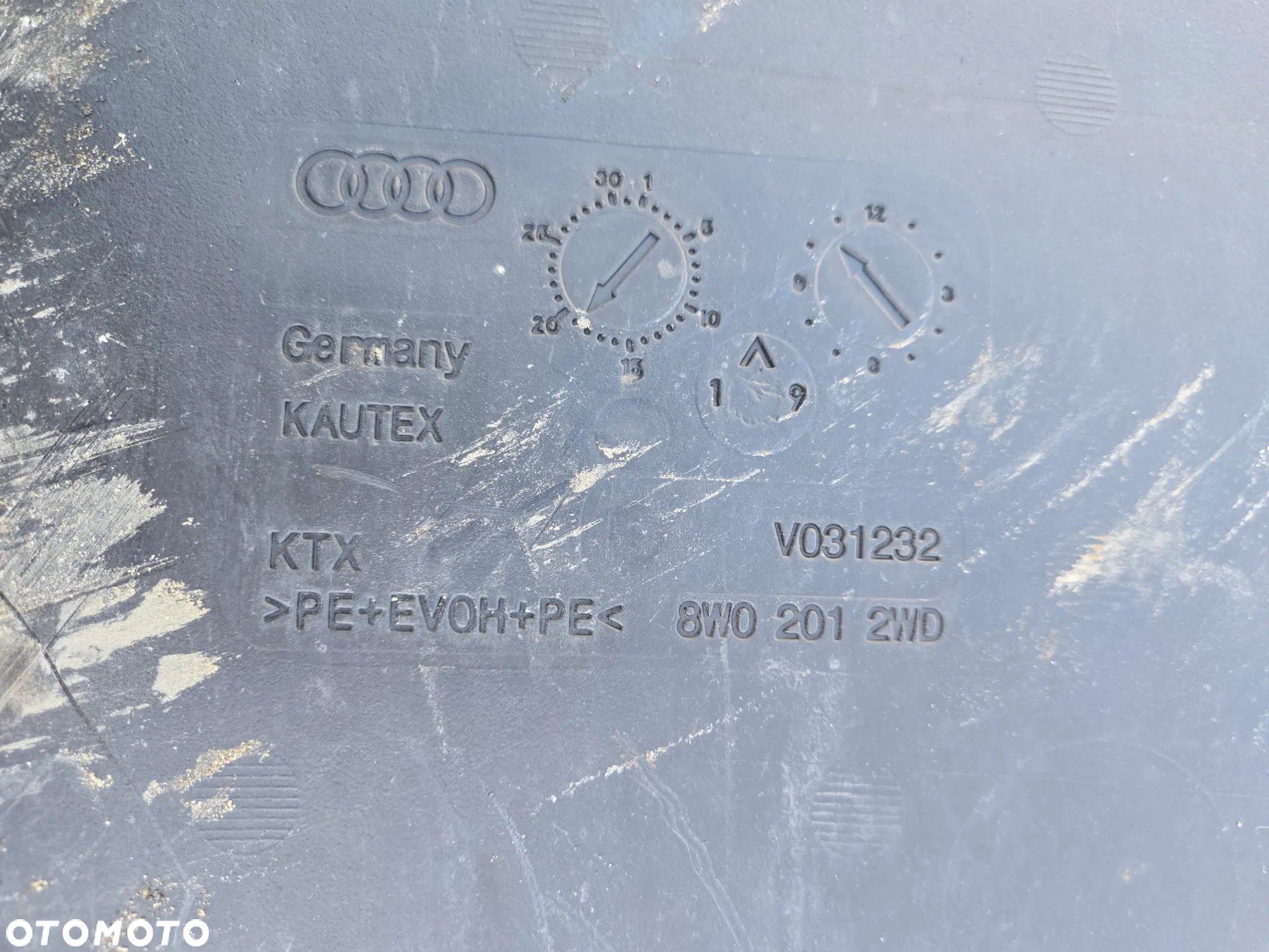 AUDI A4 B9 2.0 TFSI ZBIORNIK PALIWA Z POMPĄ - 8