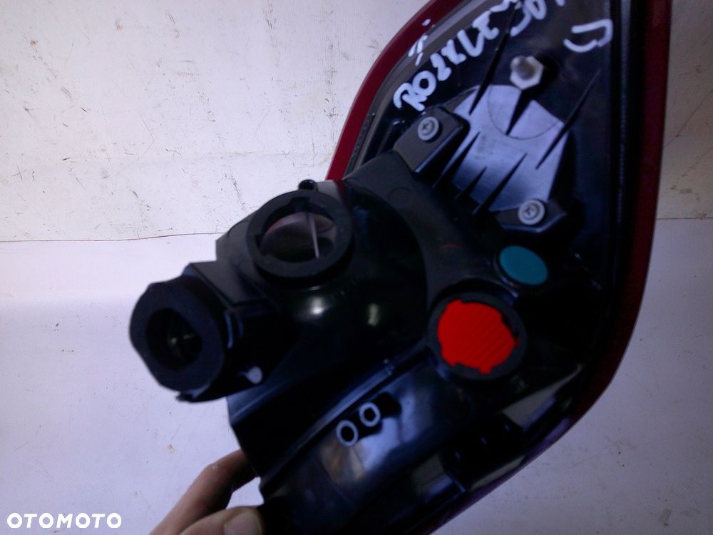 ford fiesta mk8 lampa tył lewa nowa z uszkodzeniem - 3
