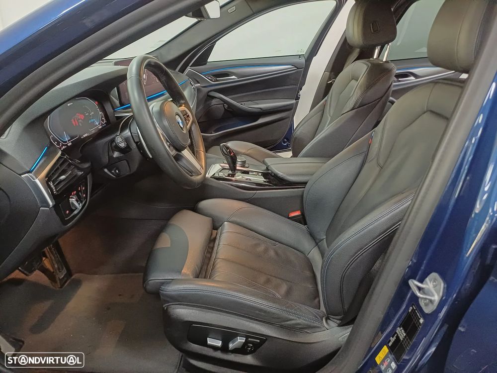 BMW 530 e Pack Desportivo M - 13