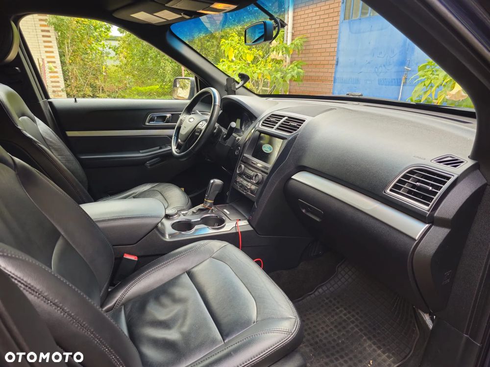 Ford Explorer - 21