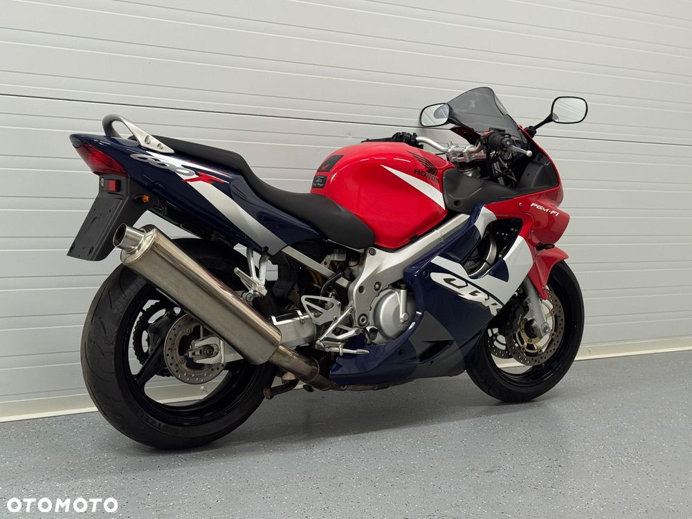 Honda CBR - 3