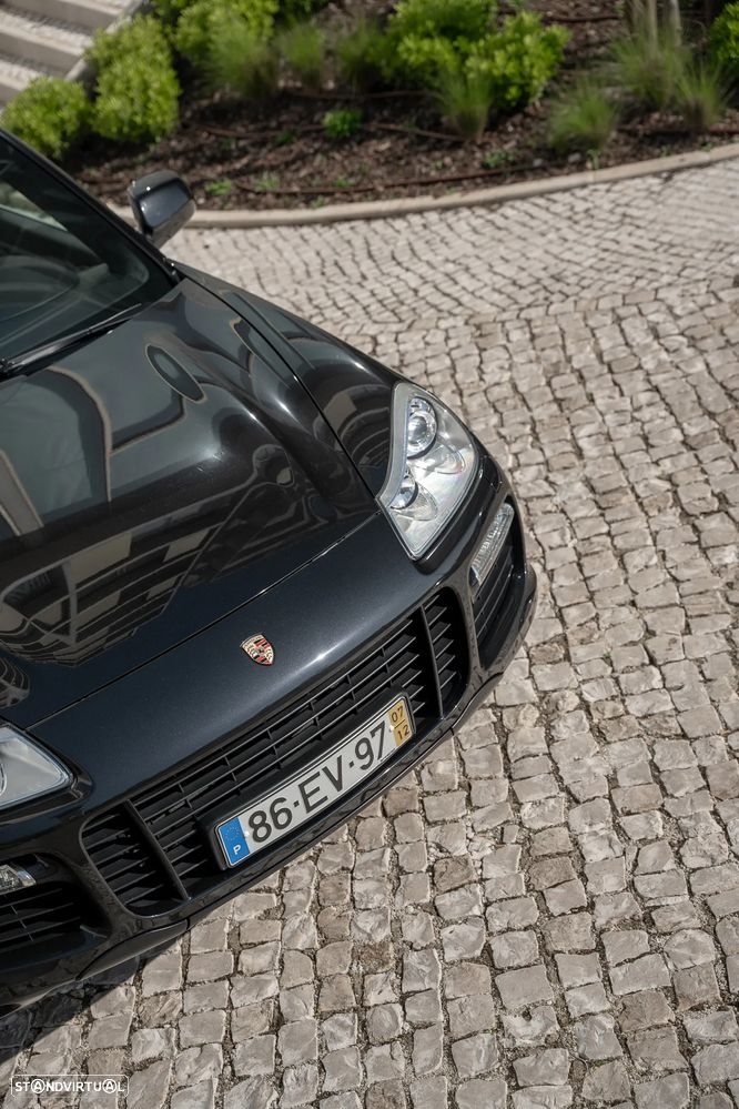 Porsche Cayenne Turbo - 8