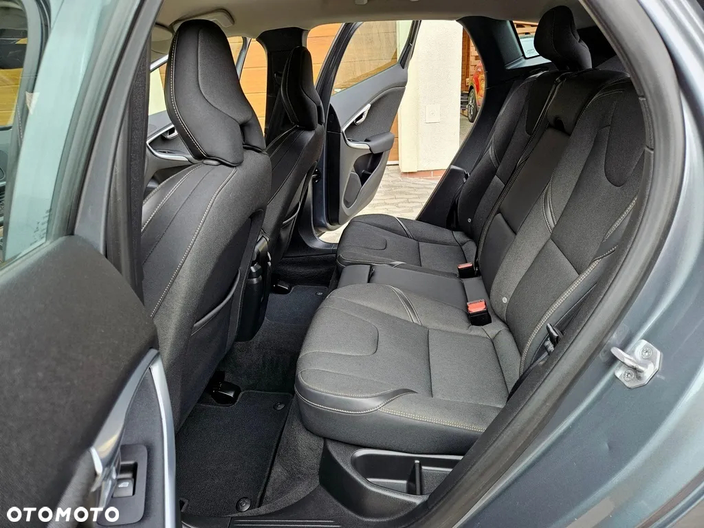 Volvo V40 Cross Country - 20