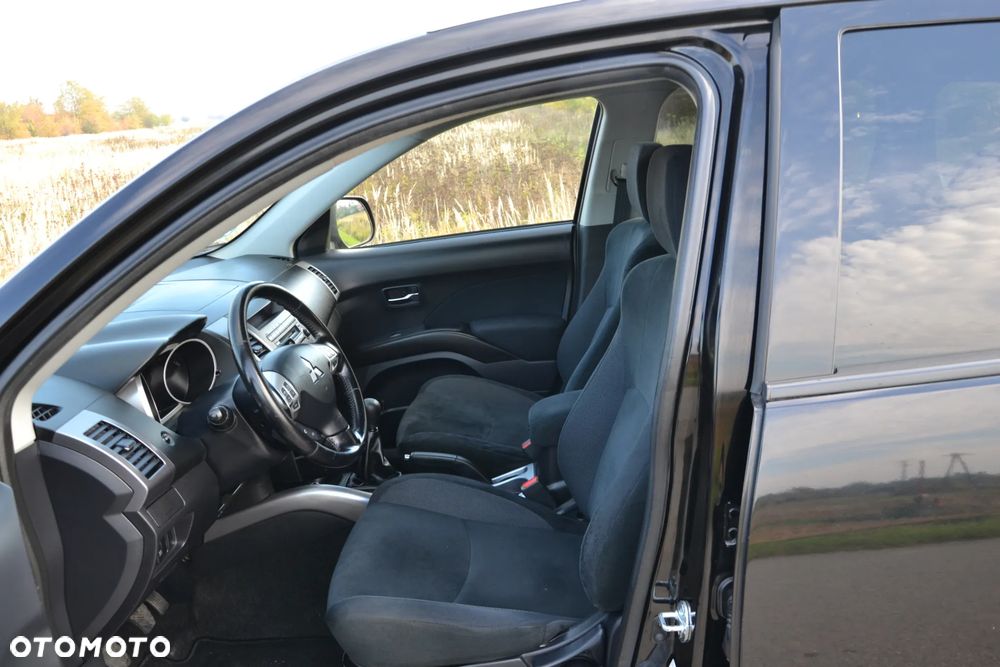 Mitsubishi Outlander 2.4 Invite 2WD - 14