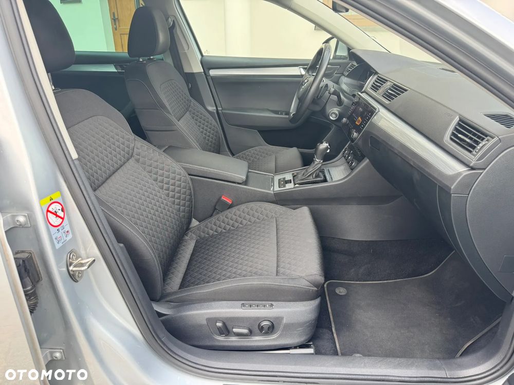 Skoda Superb 2.0 TDI DSG Ambition - 8