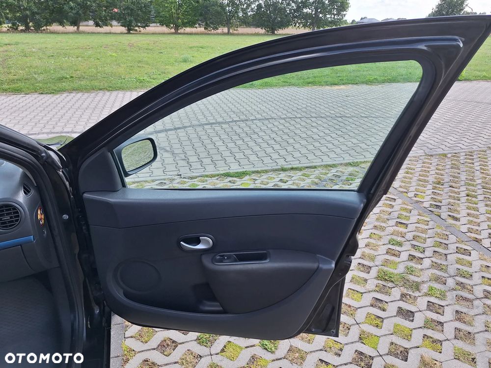 Renault Clio - 13