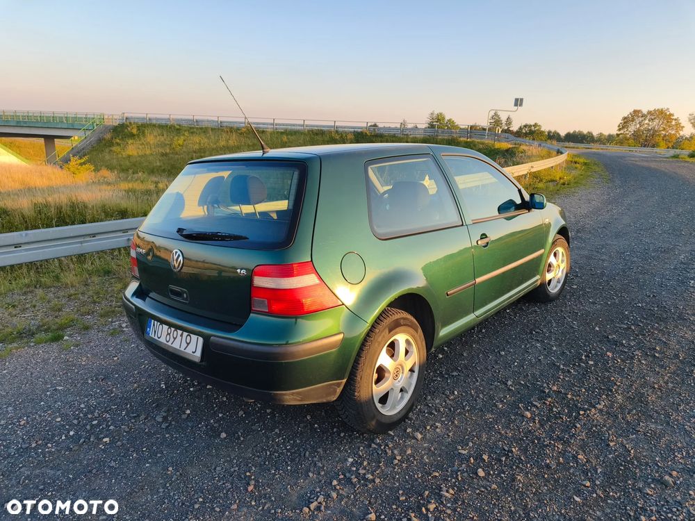 Volkswagen Golf 2002 photo 3