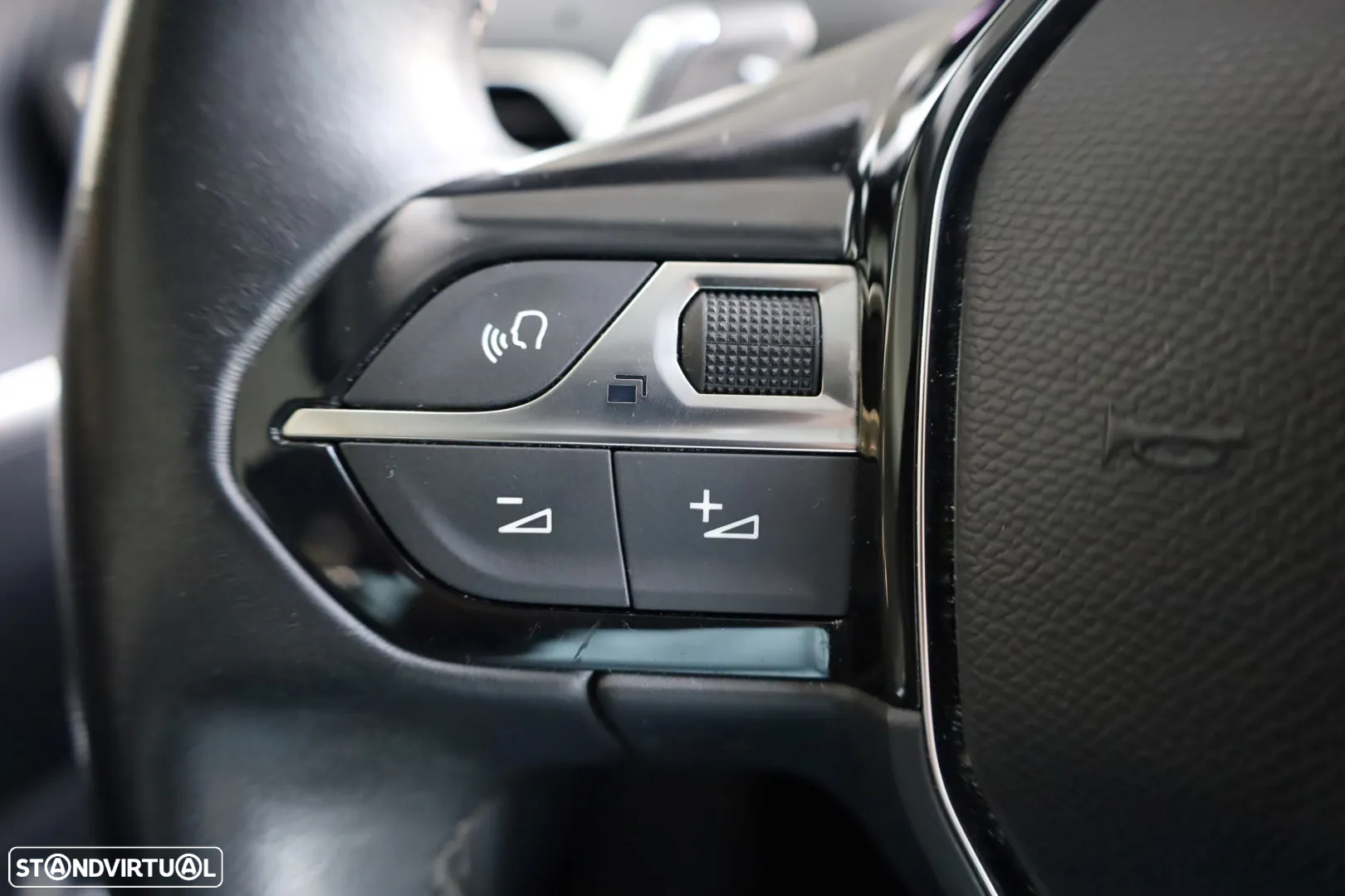 Peugeot 3008 1.2 PureTech Allure EAT8 - 32