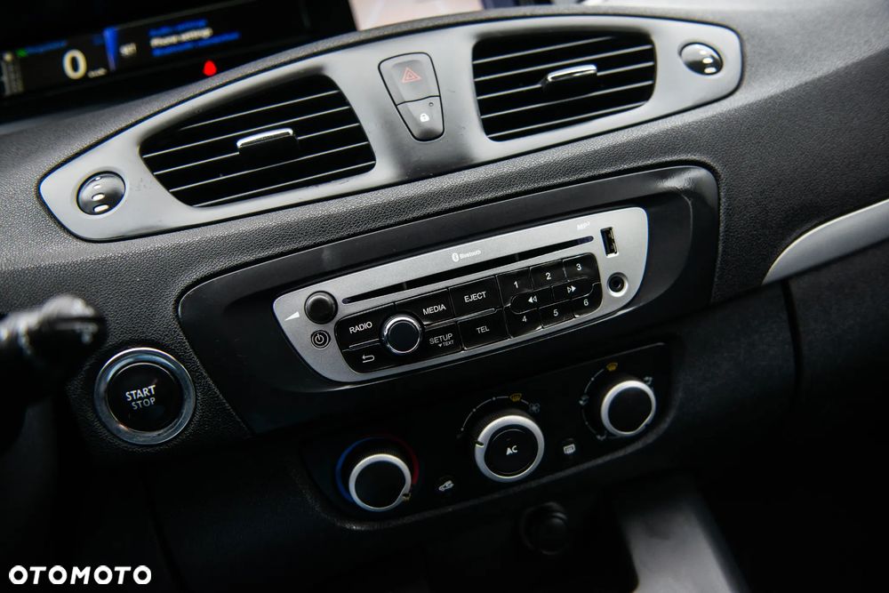 Renault Scenic 1.6 16V 110 TomTom Edition - 34