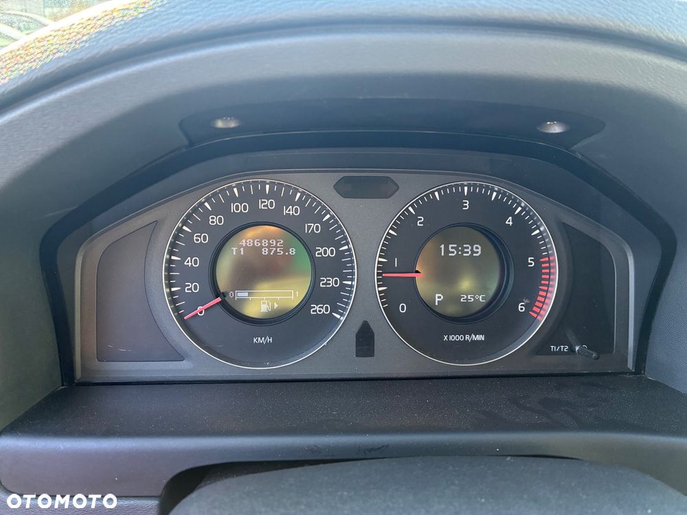 Volvo XC 70 D5 AWD Momentum - 23