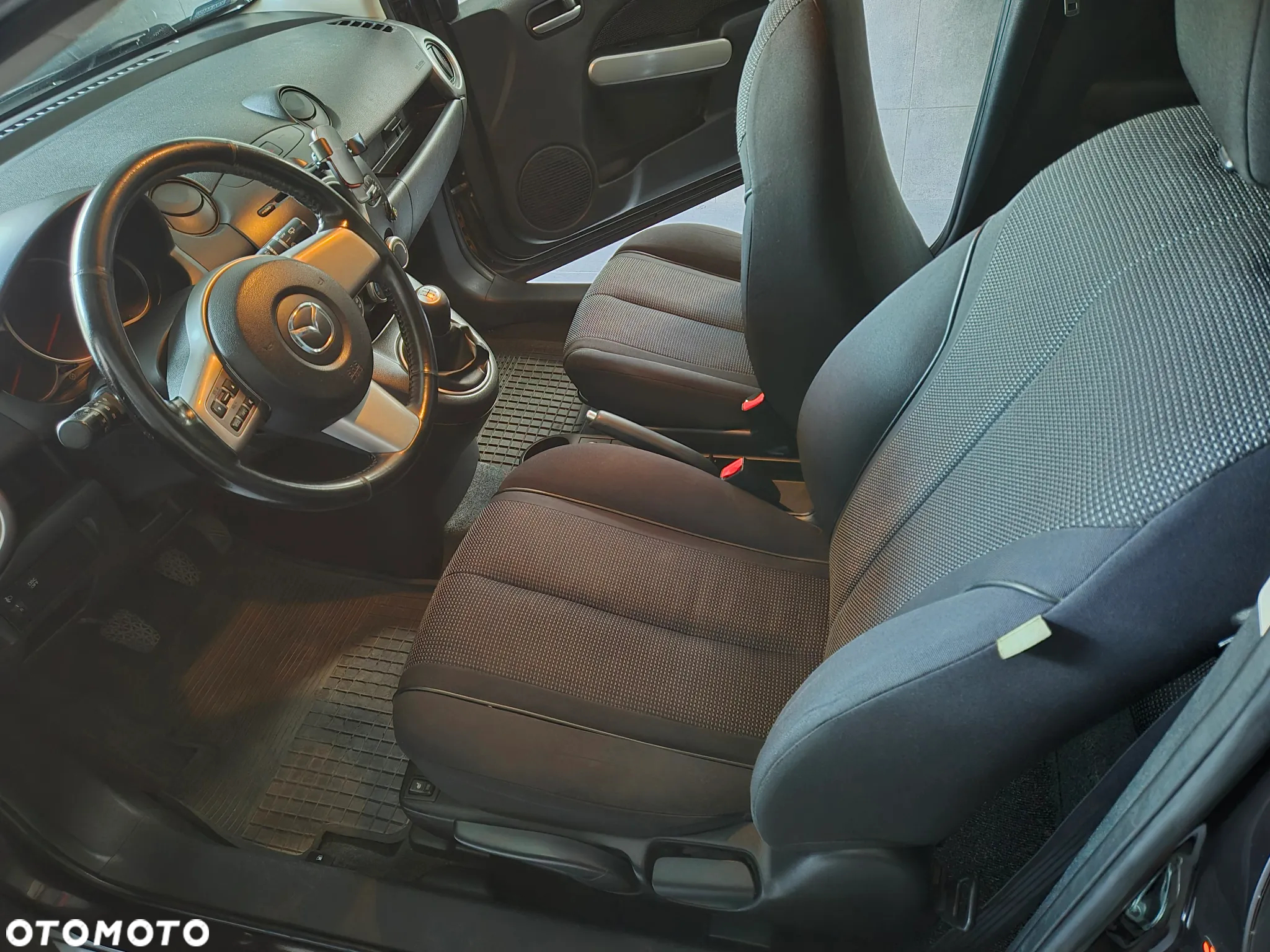 Mazda 2 1.3 Exclusive - 15