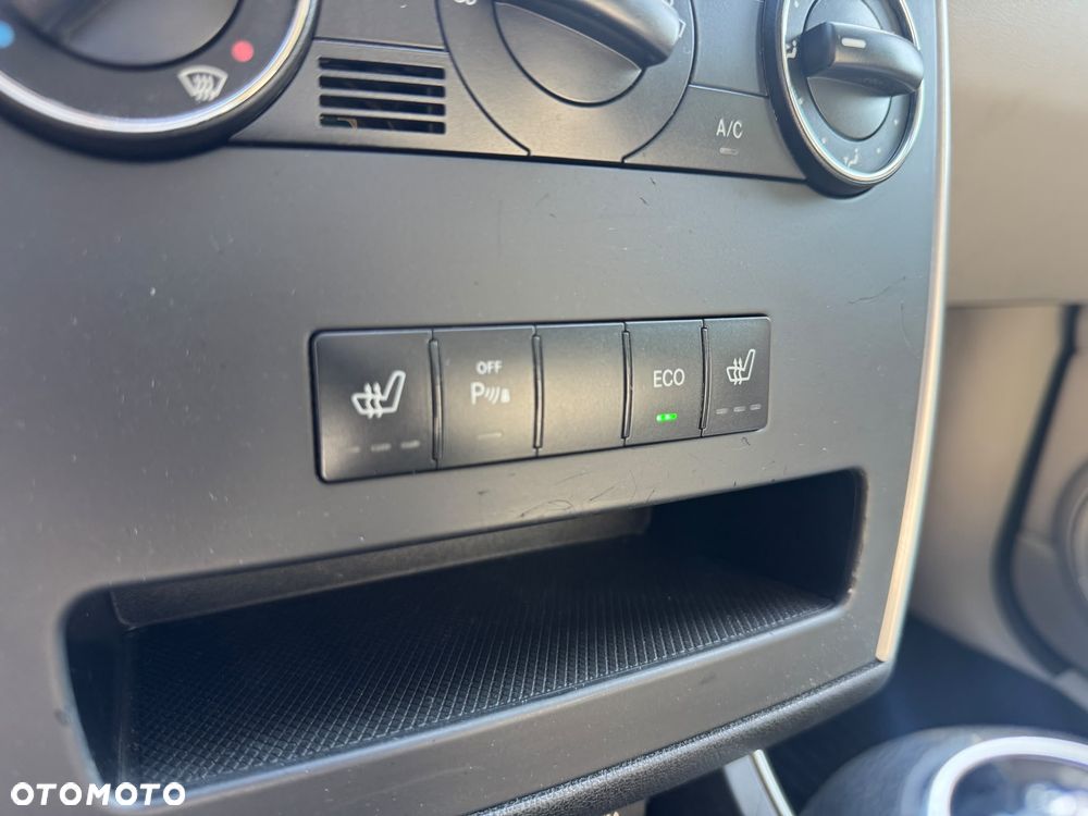 Mercedes-Benz Klasa B 180 BlueEFFICIENCY SPORT EDITION - 15