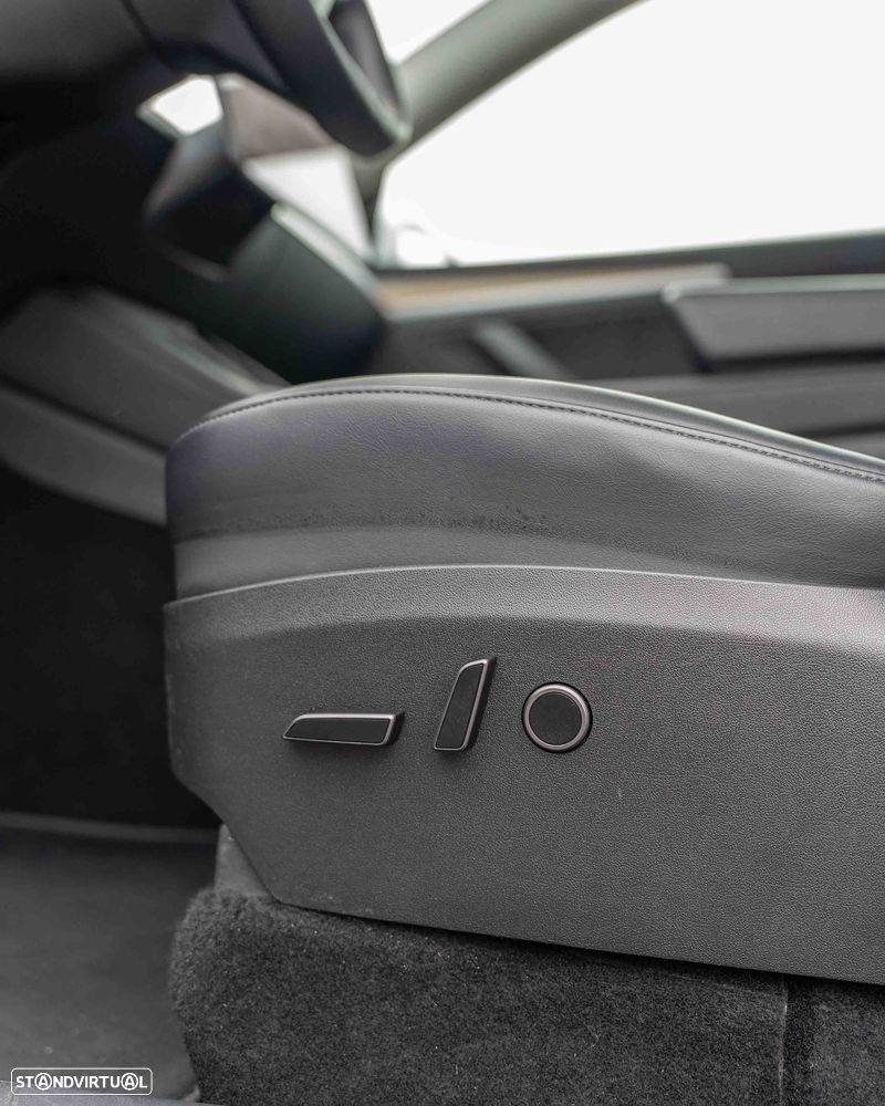 Tesla Model Y Long Range Dual Motor AWD - 25