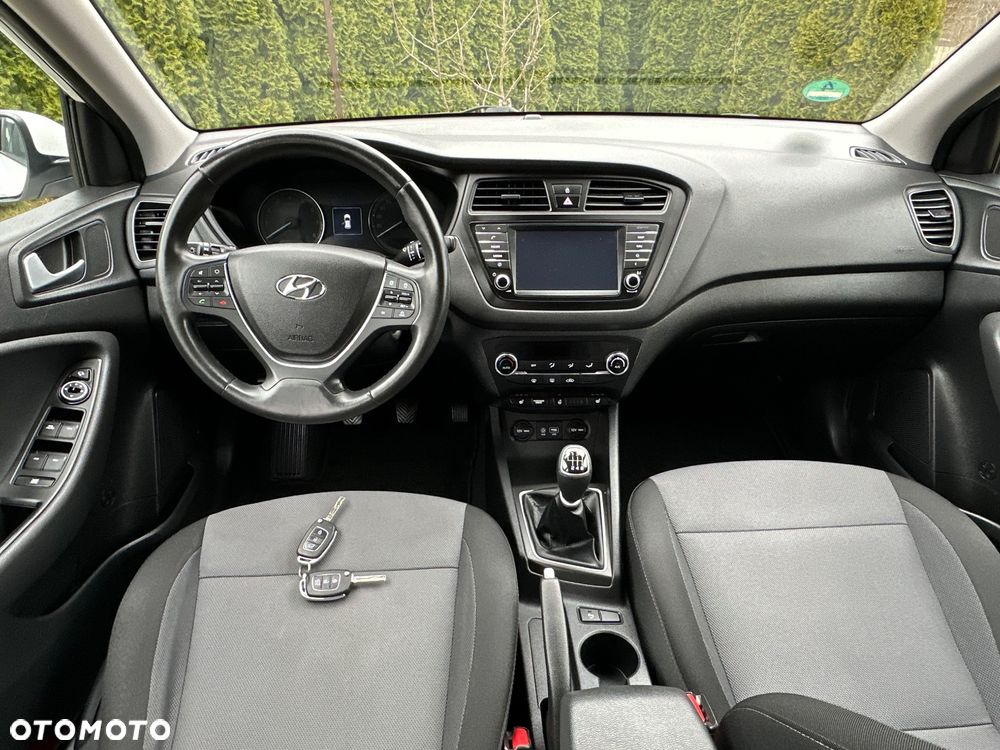 Hyundai i20 1.4 Wersja Jubileuszowa - 32