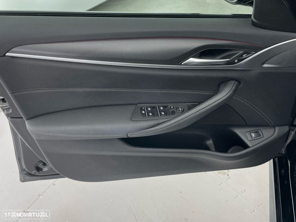 BMW 520 d Pack Desportivo M Auto - 18
