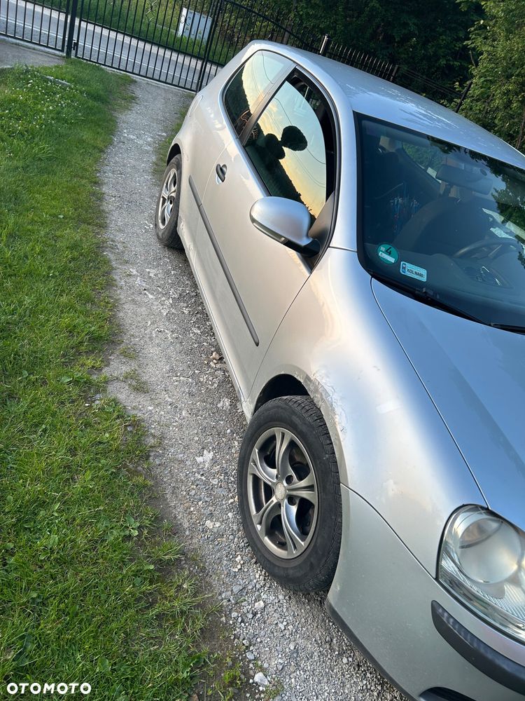 Volkswagen Golf - 5