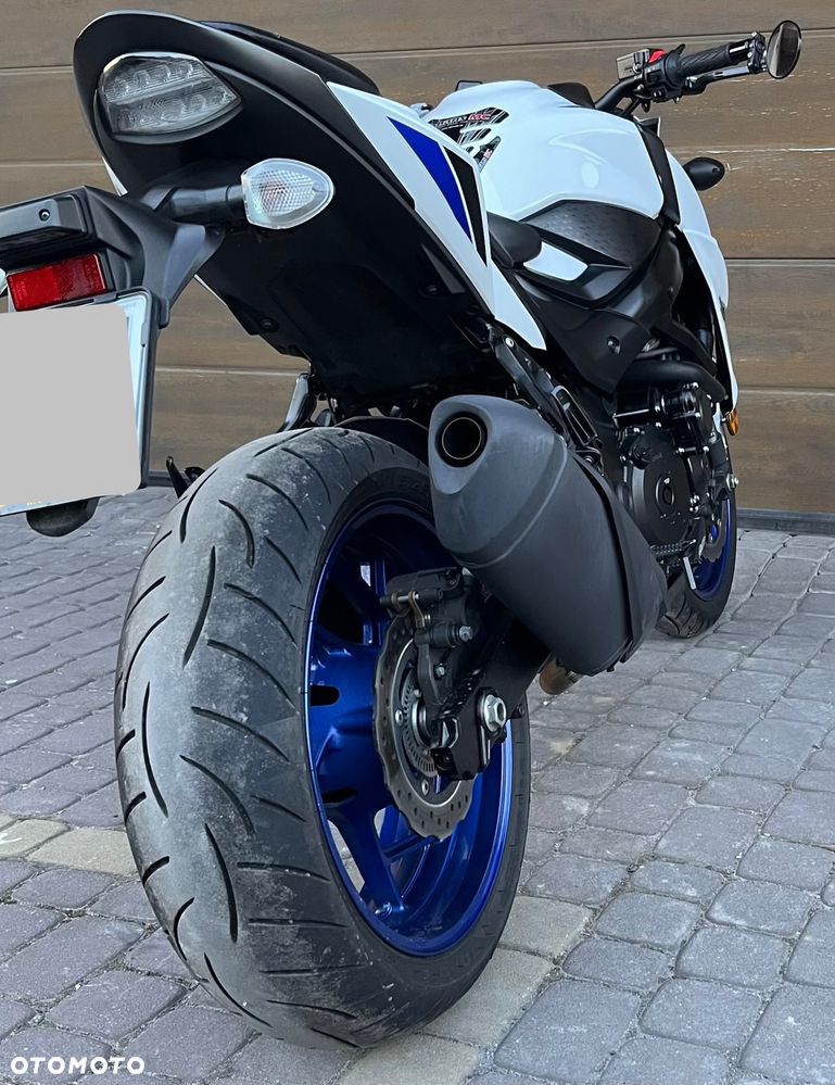 Suzuki GSX - 3