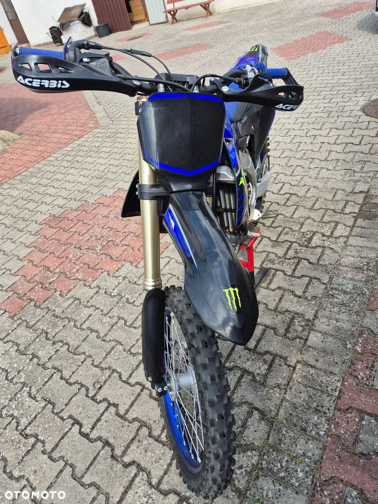 Yamaha YZF - 1
