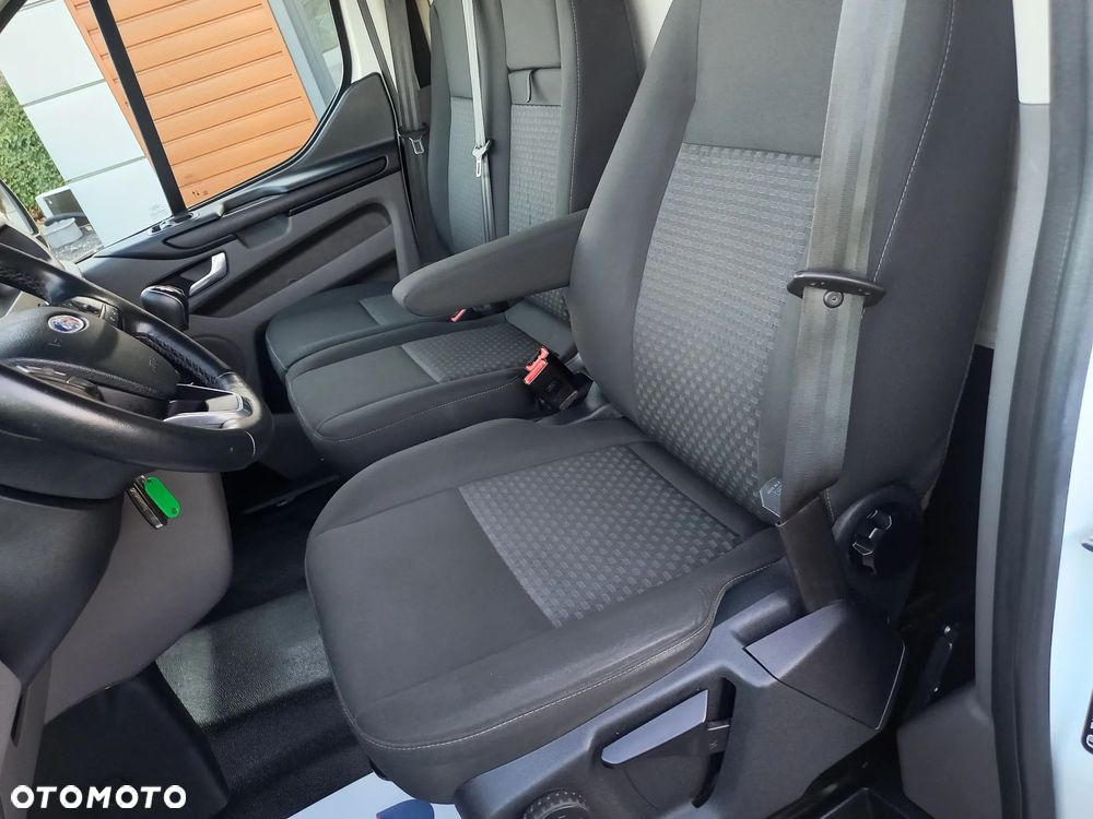 Ford Transit Custom - 19
