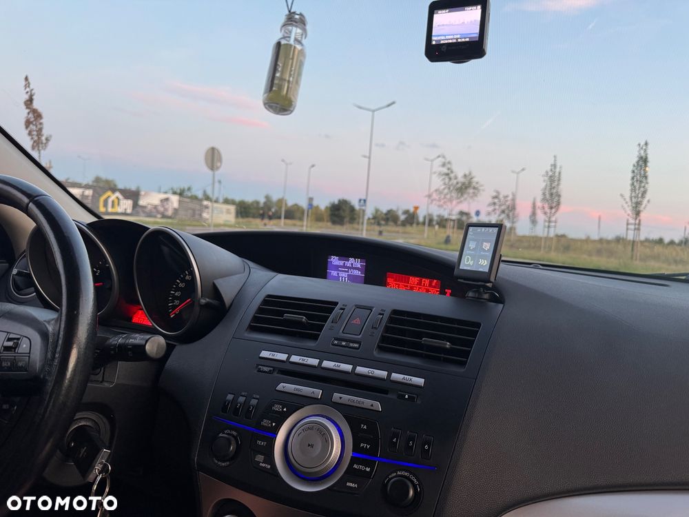 Mazda 3 2.0 Exclusive + - 10