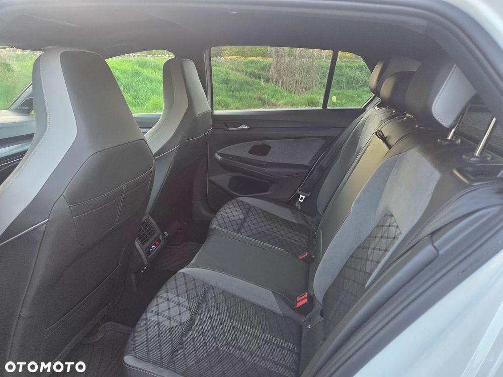 Volkswagen Golf 1.5 TSI OPF R-Line - 9