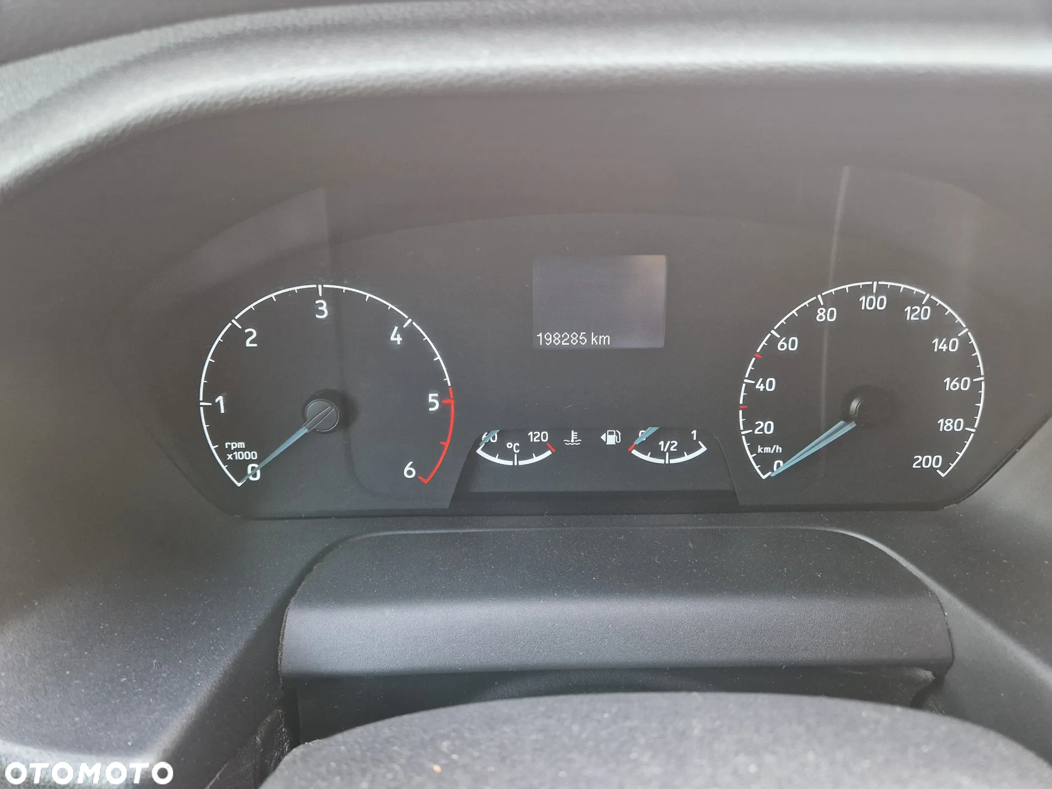 Ford Transit - 12