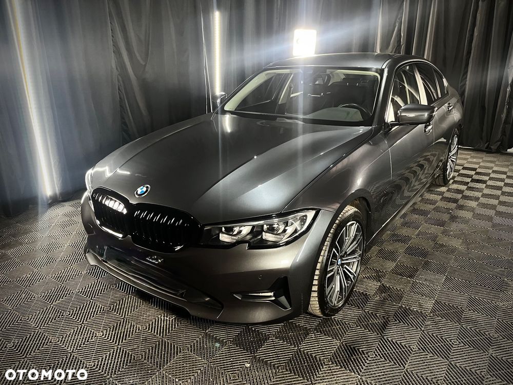 BMW Seria 3 320d xDrive mHEV - 11