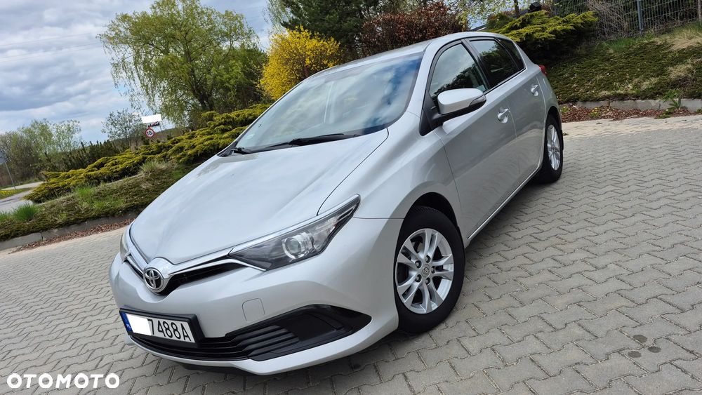 Toyota Auris - 1