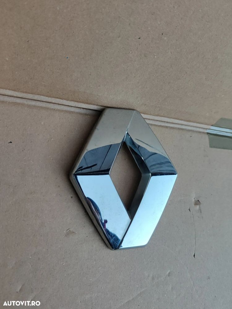 Emblema Sigla Stema Logo OEM haion spate Renault Clio 5 V Megane Capture 2019-2025 - 2