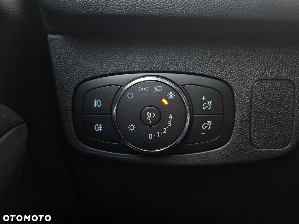 Ford Focus SW 1.5 EcoBlue Titanium X - 26