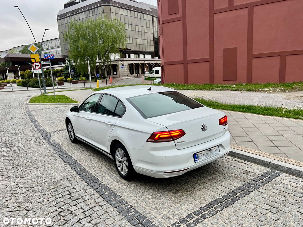Volkswagen Passat - 6
