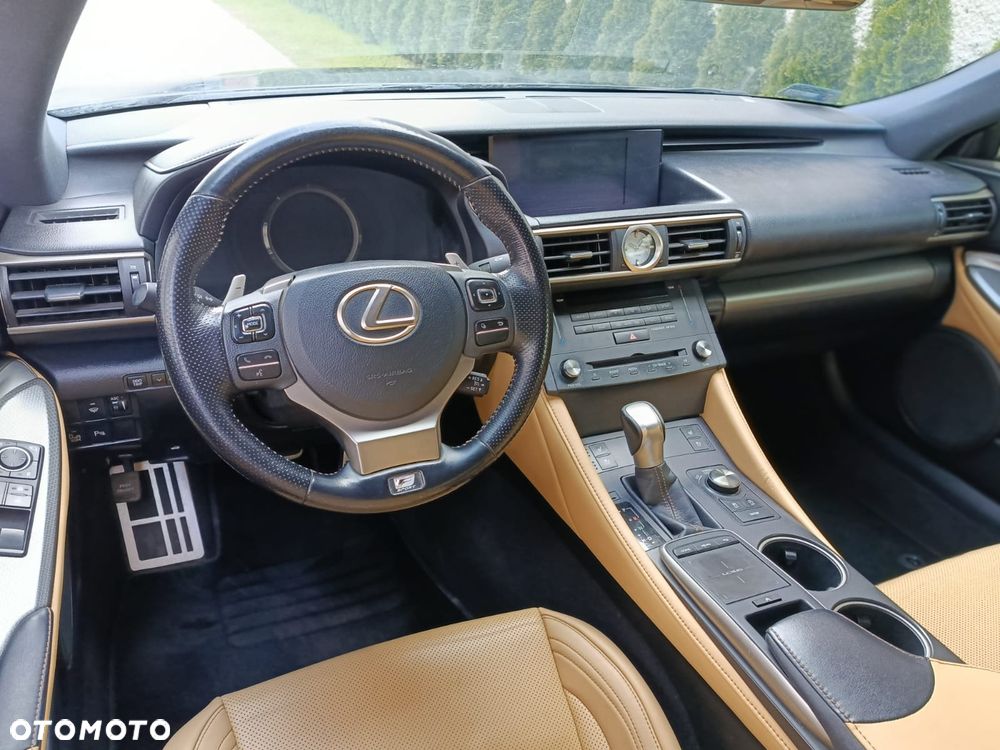 Lexus RC 200t / 300 F Sport - 12