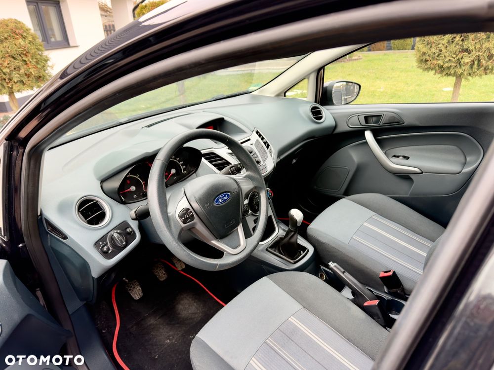 Ford Fiesta - 22