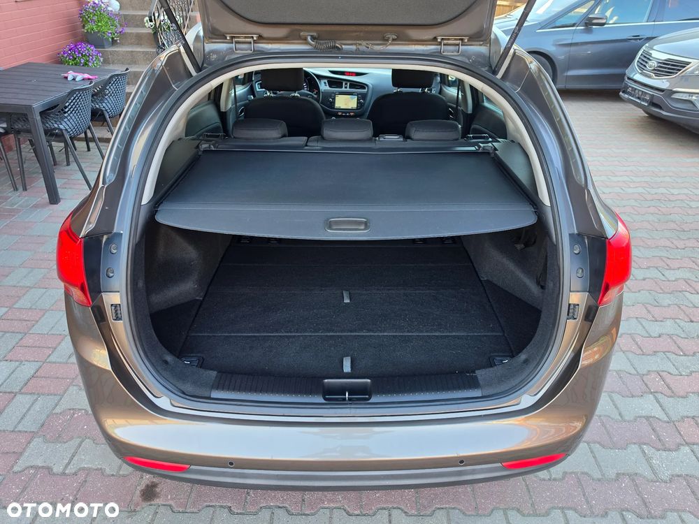 Kia Ceed 1.6 CRDi 128 ISG Spirit - 14