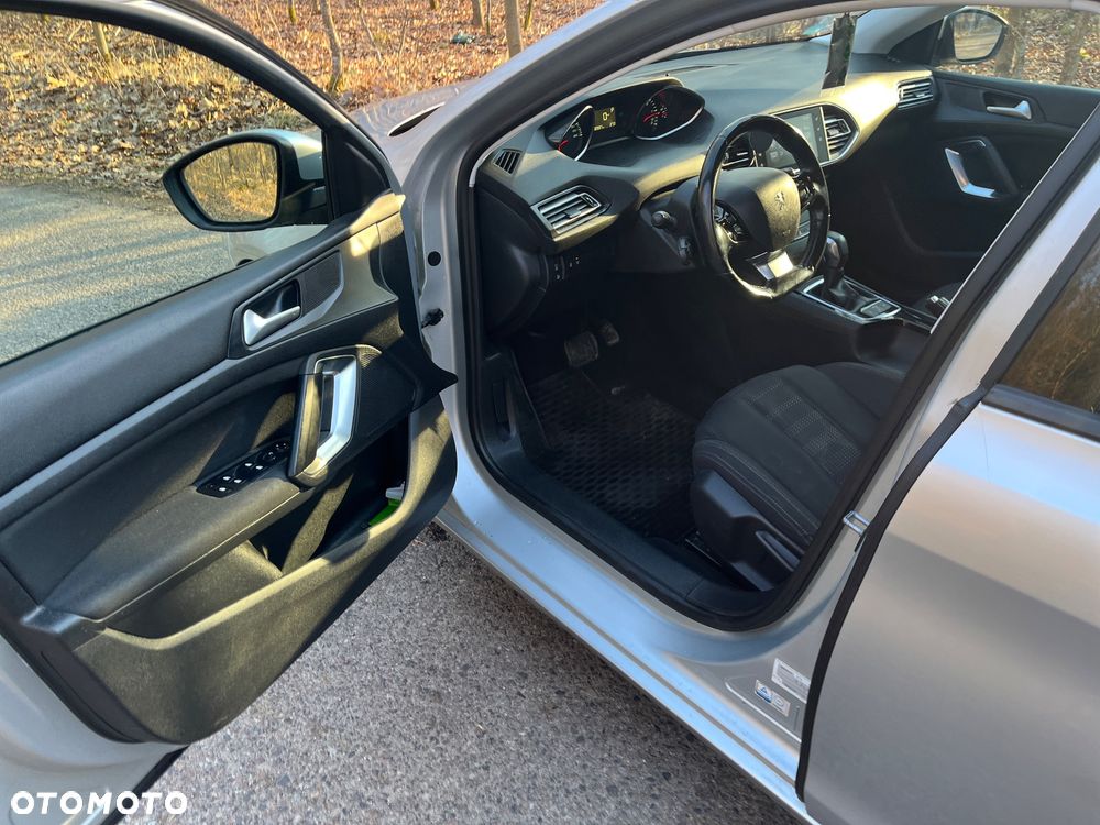 Peugeot 308 BlueHDi FAP 120 EAT6 Stop & Start Active - 19