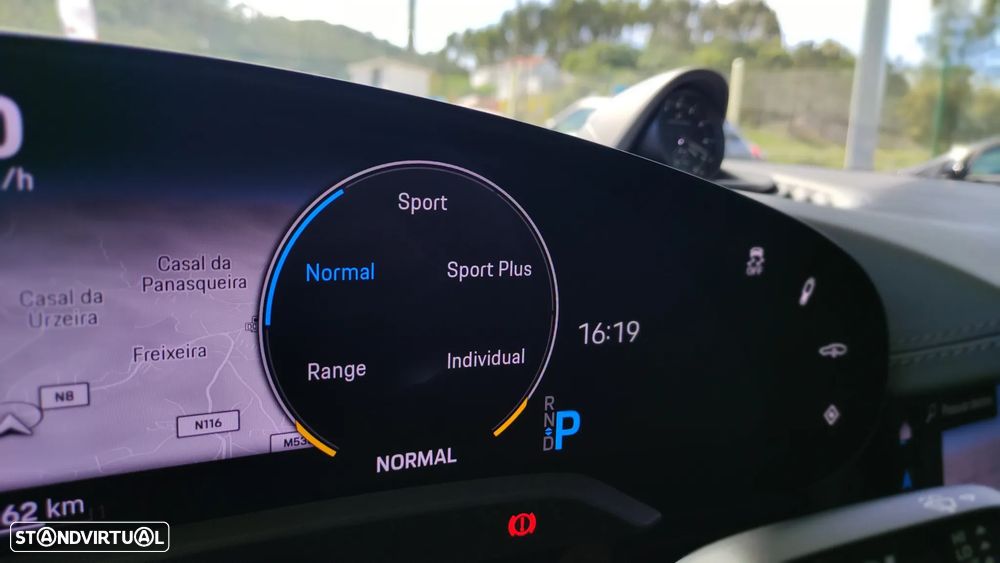 Porsche Taycan 4S Bateria Performance Plus - 42