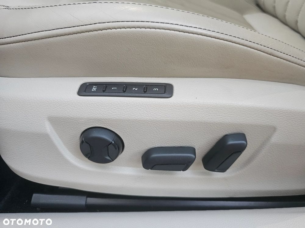 Skoda Superb 2.0 TDI 4x4 DSG L&K - 17