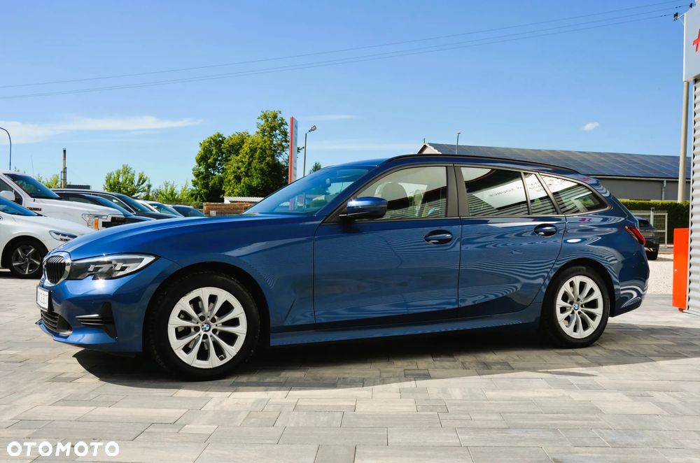 BMW Seria 3 316d mHEV - 11