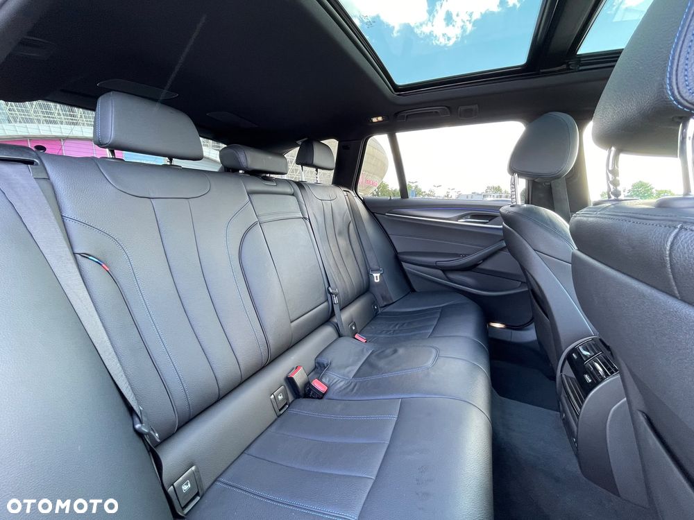 BMW Seria 5 540i xDrive mHEV M Sport sport - 38