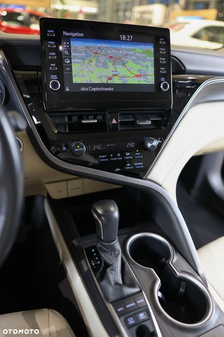 Toyota Camry - 15