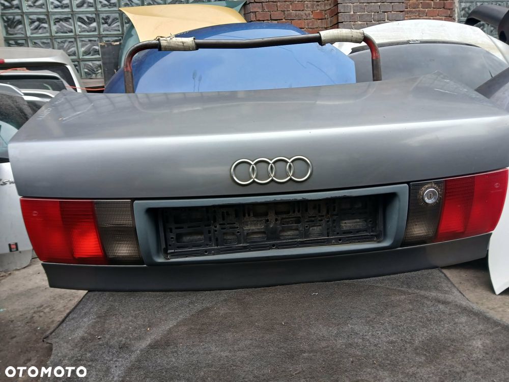 Audi 80 Sedan klapa bagażnika - 1