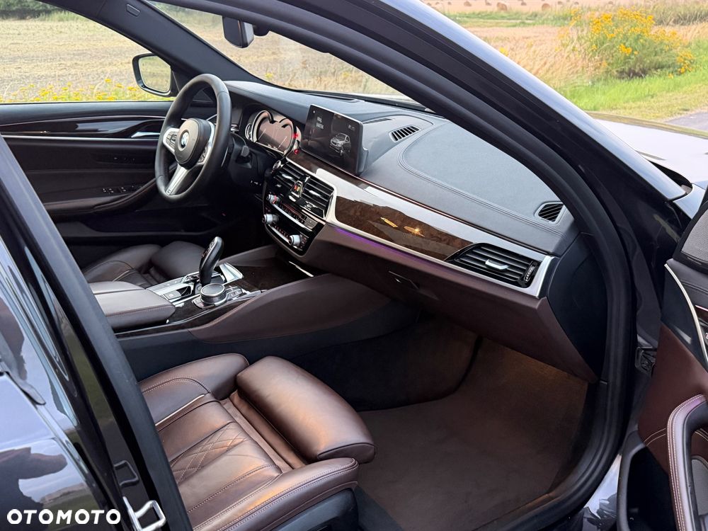 BMW Seria 5 540i M Sport sport - 40