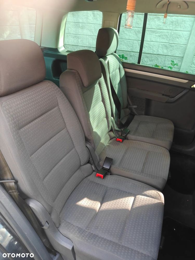 Volkswagen Touran - 6