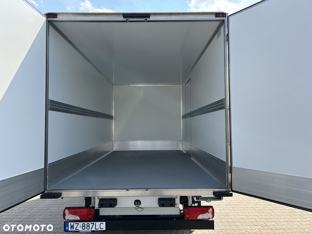 Mercedes-Benz Sprinter - 19
