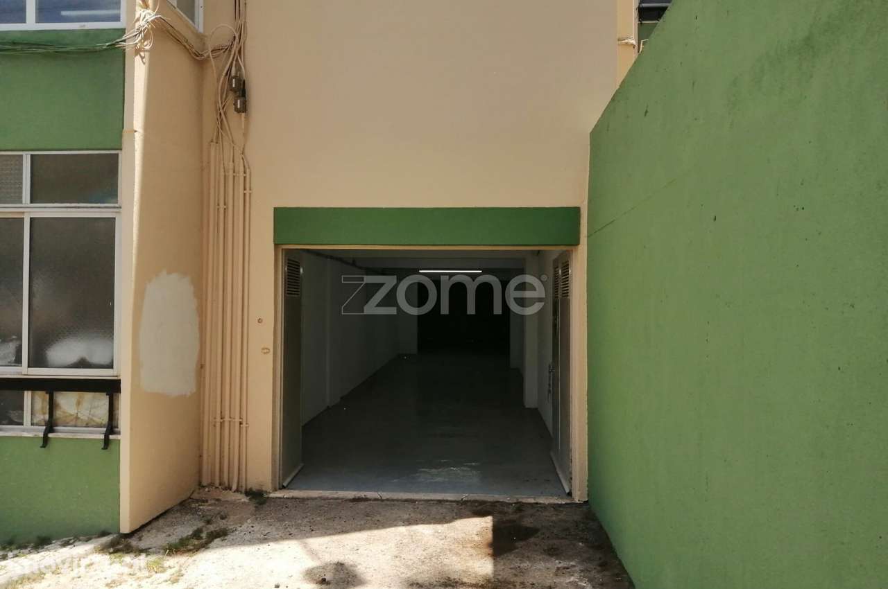 Armazém industrial, Reboleira, Zona Nobre - Grande imagem: 4/40