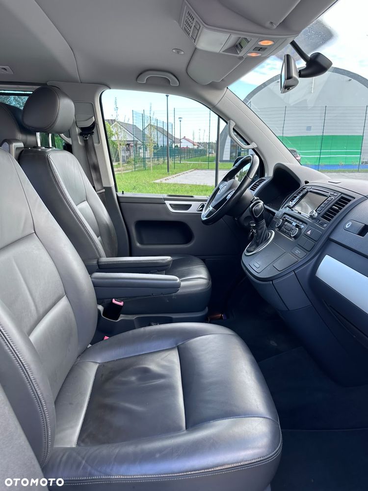 Volkswagen Multivan - 11