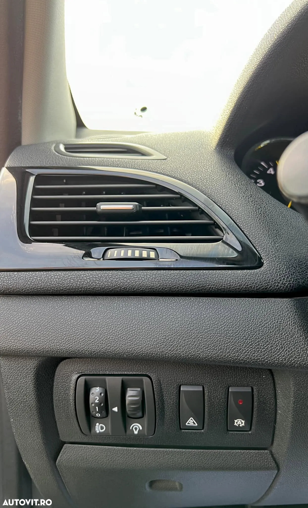 Renault Megane ENERGY dCi 130 BOSE EDITION - 9
