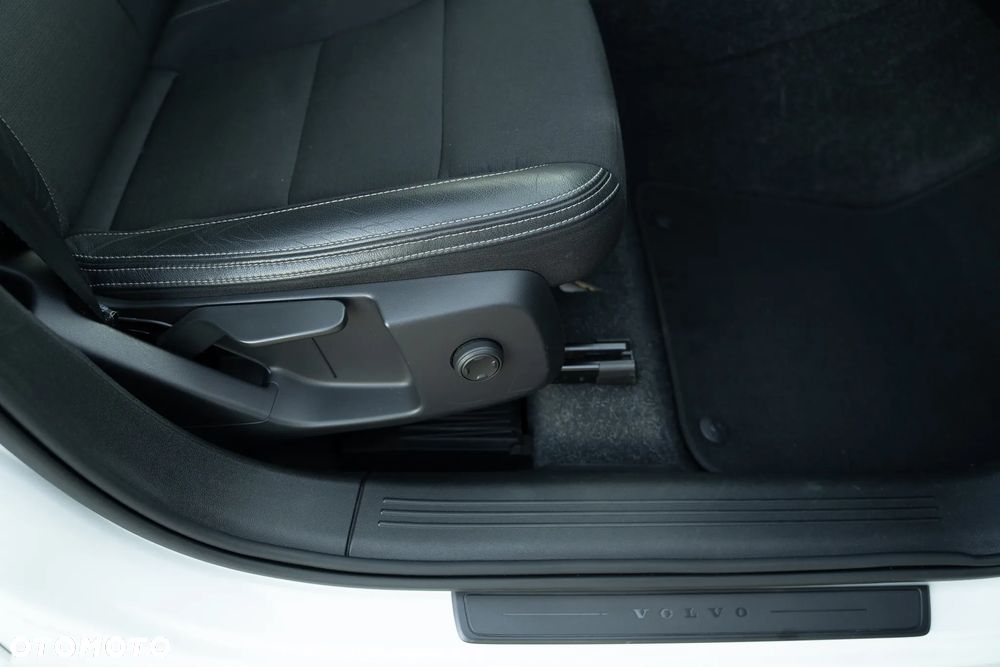 Volvo XC 40 D3 Momentum - 16