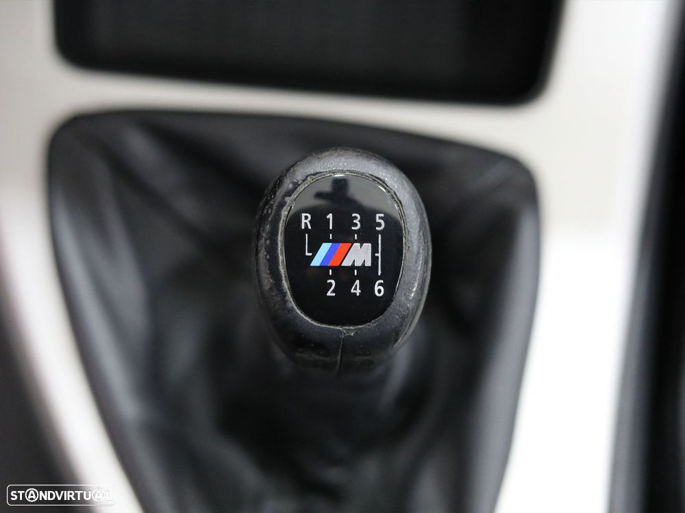 BMW 318 d Sport - 14